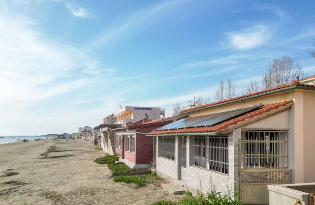 Wunderbares alleinstehendes Ferienhaus mit W-LAN, Klimaanlage, Balkon und Haustiere erlaubt
