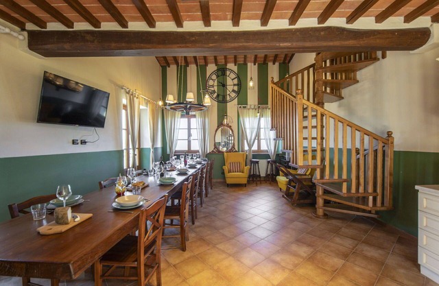 Alleinstehendes Ferienhaus mit privatem Pool, Whirlpool, W-LAN, Klimaanlage, TV, Terrasse
