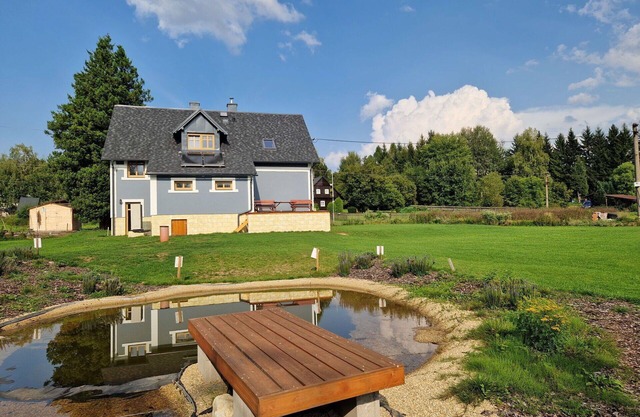 Schönes alleinstehendes Ferienhaus für 10 Leute mit W-LAN, TV, Terrasse und Parkplatz