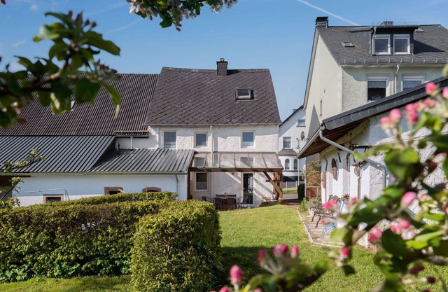 Wunderbares alleinstehendes Ferienhaus für 7 Leute mit W-LAN, TV, Innenhof und Parkplatz