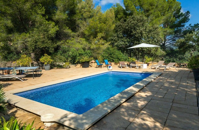 Alleinstehendes Ferienhaus mit privatem Pool, Klimaanlage, W-LAN, TV, Innenhof, Panoramablick