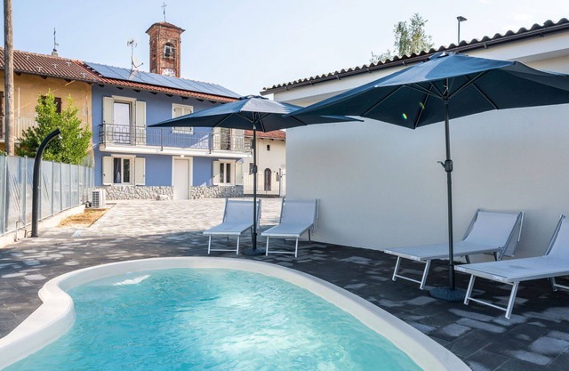 Alleinstehendes Ferienhaus mit privatem Pool, W-LAN, Klimaanlage, TV, Terrasse, Parkplatz