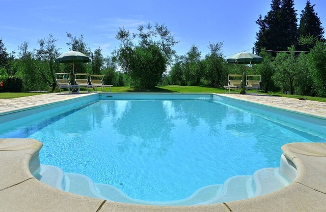 Alleinstehendes Ferienhaus mit W-LAN, Klimaanlage, privatem Pool, TV, Terrasse, Panoramablick