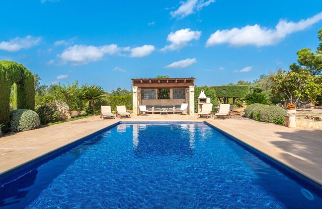 Alleinstehendes Ferienhaus mit privatem Pool, W-LAN, Klimaanlage, TV, Innenhof, Panoramablick