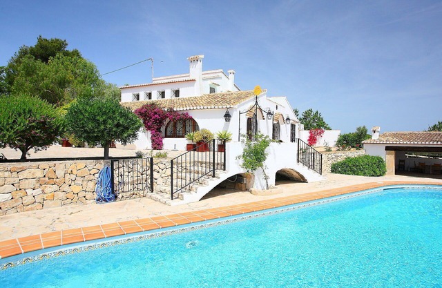 Alleinstehendes Ferienhaus mit privatem Pool, W-LAN, Klimaanlage, TV, Innenhof, Panoramablick
