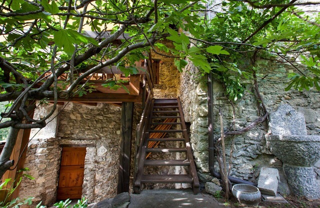 Alleinstehendes Ferienhaus mit W-LAN, Whirlpool, Terrasse, Haustiere erlaubt, Parkplatz