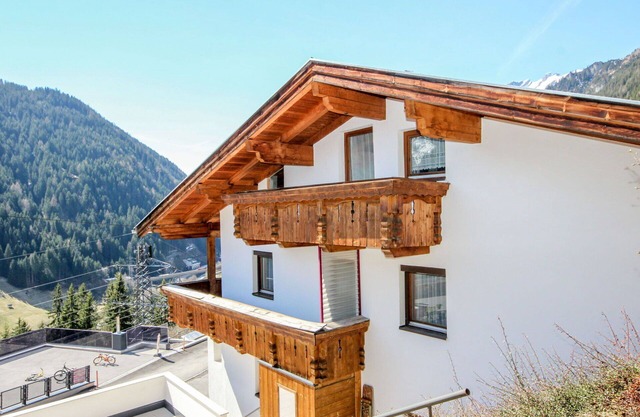 Atemberaubendes alleinstehendes Ferienhaus mit W-LAN, TV, Innenhof, Haustiere erlaubt und Parkplatz