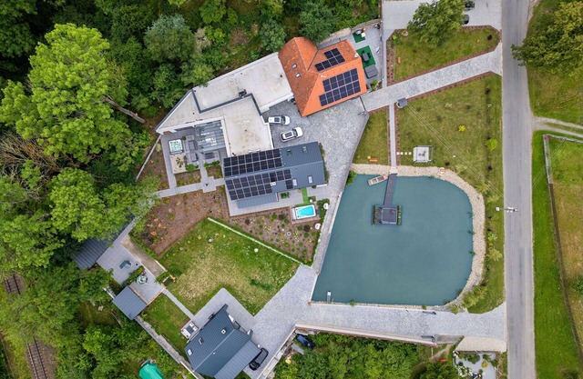 Alleinstehendes Ferienhaus mit Whirlpool, W-LAN, TV, Terrasse, Haustiere erlaubt, Parkplatz