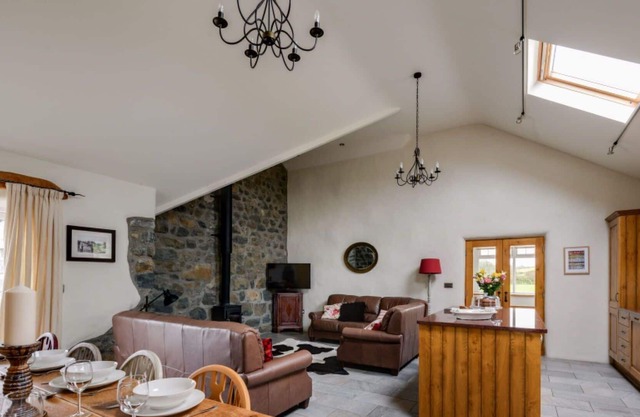 Wonderful private villa for 24 people with WIFI, TV, patio, pets allowed, panoramic view and par...
