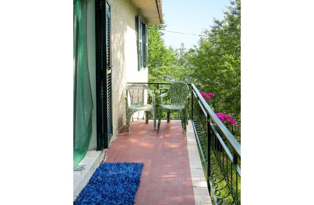 Atemberaubendes alleinstehendes Ferienhaus mit W-LAN, TV, Balkon, Haustiere erlaubt und Parkplatz