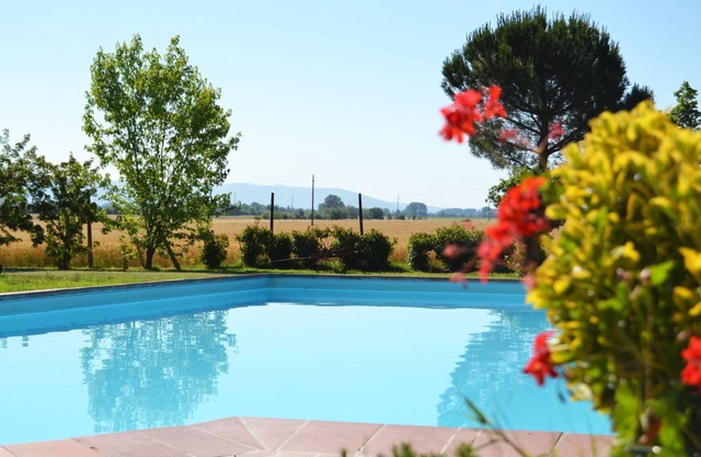 Alleinstehendes Ferienhaus mit Klimaanlage, privatem Pool, W-LAN, TV, Terrasse, Parkplatz