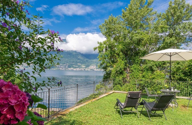 Schönes alleinstehendes Ferienhaus mit W-LAN, TV, Balkon, Haustiere erlaubt und Parkplatz