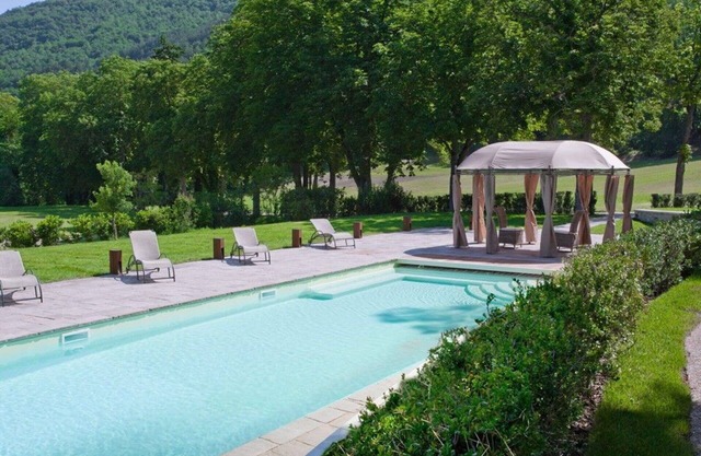 Alleinstehendes Ferienhaus mit privatem Pool, Klimaanlage, W-LAN, TV, Innenhof, Panoramablick