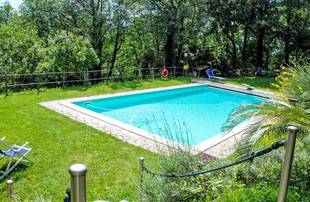 Alleinstehendes Ferienhaus mit privatem Pool, W-LAN, TV, Terrasse, Haustiere erlaubt, Parkplatz