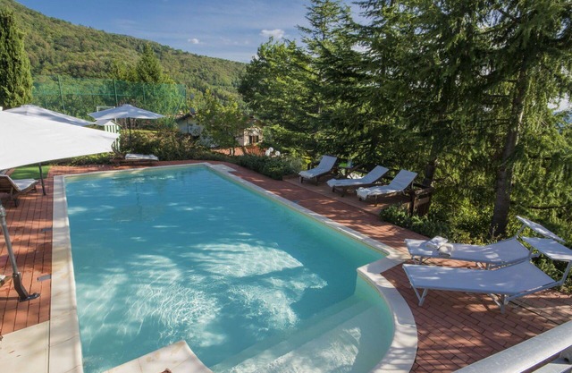 Wunderbares alleinstehendes Ferienhaus mit W-LAN, privatem Pool, TV und Parkplatz