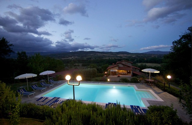 Wonderful private villa for 10 people with WIFI, private pool, TV, terrace, pets allowed and par.