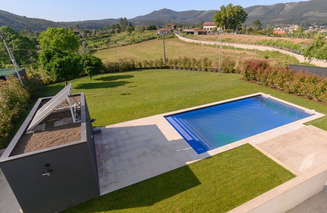 Alleinstehendes Ferienhaus mit privatem Pool, W-LAN, Klimaanlage, TV, Terrasse, Panoramablick