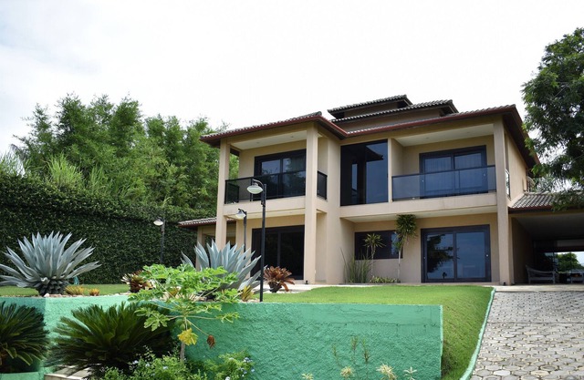 Wonderful residence in Alto da Ferradura, with stunning views!