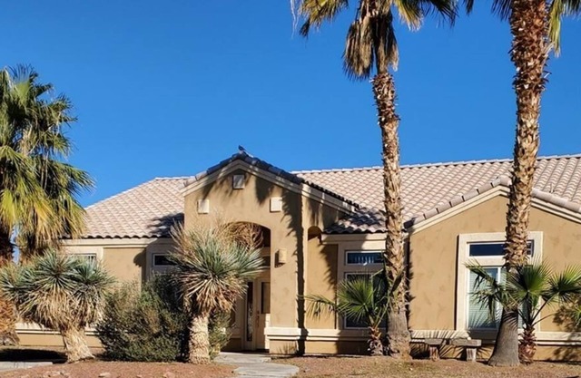 Wonderful River Retreat just a few minutes walk to the Colorado river