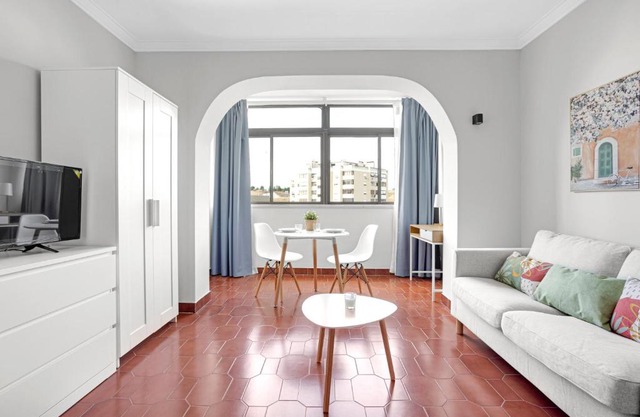 Wonderful Shared Apartment in Alfornelos - NEAR METRO!