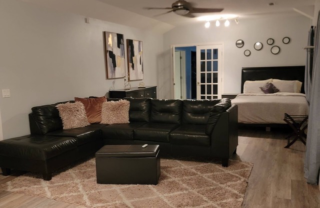 Wonderful studio with Private entrance in charming Covington