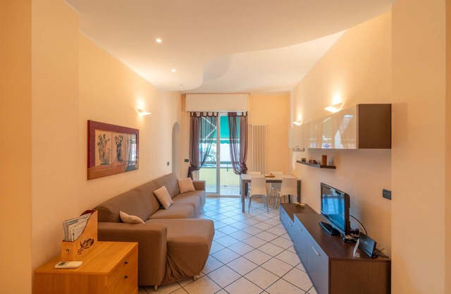 Wonderful three-room apartment with sea view