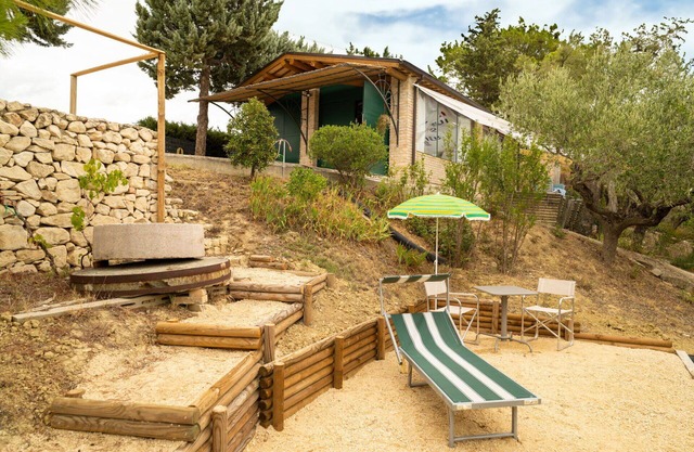 Ferienhaus mit Klimaanlage, Whirlpool, W-LAN, Innenhof, Haustiere erlaubt, Panoramablick, Parkp...