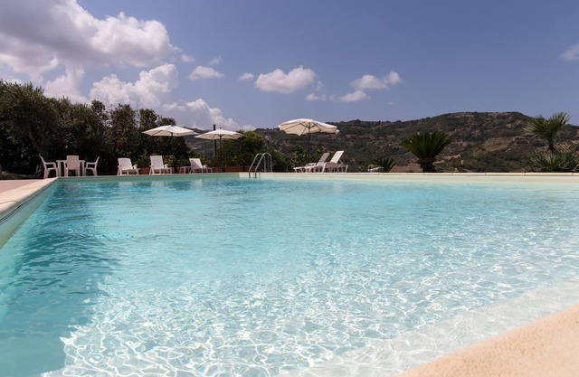 Wunderschöne Villa mit Pool in Panoramalage vor den Toren des Cilento