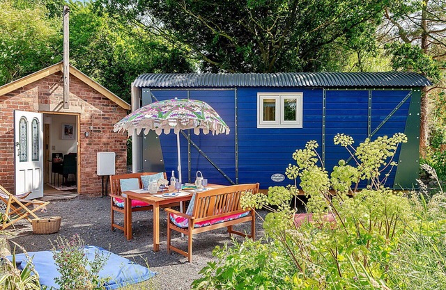 Atemberaubendes Ferienhaus für 4 Gäste mit Terrasse und Parkplatz