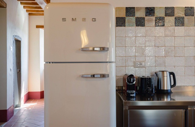 Atemberaubendes Ferienhaus für 4 Personen mit Klimaanlage, W-LAN, TV, Balkon und Parkplatz