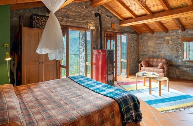Gemütliche Wohnung für 8 Gäste mit W-LAN, privatem Pool, TV und Balkon