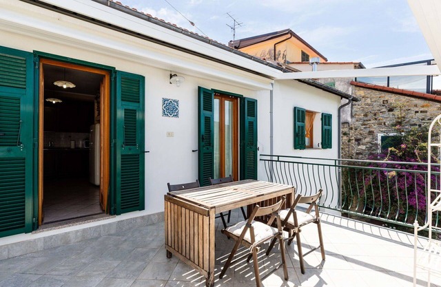 Wonderful villa for 4 guests with WIFI, terrace, pets allowed and parking