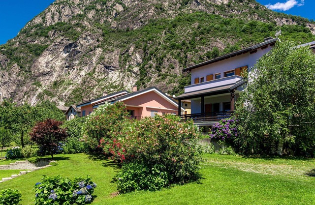 Wunderbares Ferienhaus mit W-LAN, TV, Terrasse, Haustiere erlaubt, Panoramablick und Parkplatz