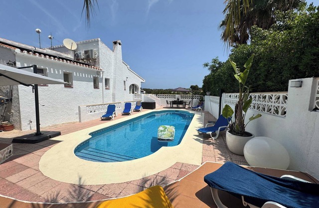 Wundervolle Villa mit privatem Pool und Sommerküche