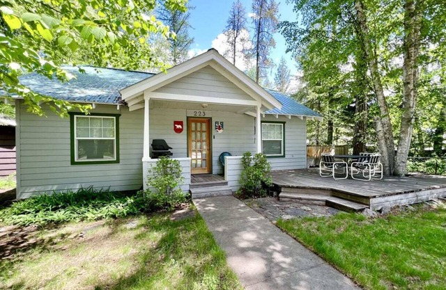 Wonderful West Glacier Basecamp Property