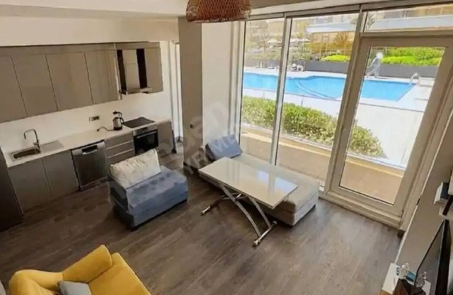 Wonderfully Located Seaside Residence- 3 min. to metro