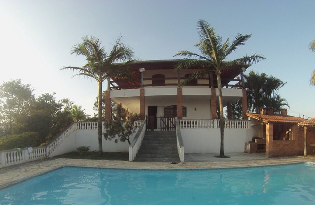 Waldgrundstück, Pool, Grillplatz, Pool und Pavillon mit schöner Aussicht.