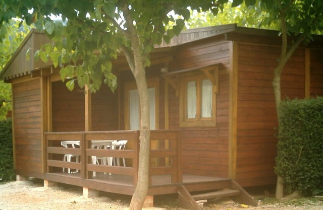 Wooden cabins and bungalows La Falaguera for 4 people