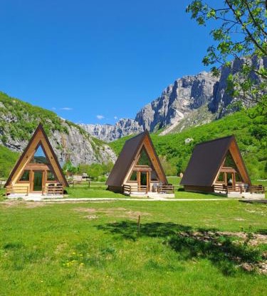 Wooden cottages KONAK