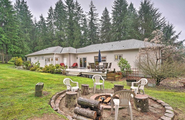 NEW! Woodinville Home w/ Furnished Deck & Fire Pit