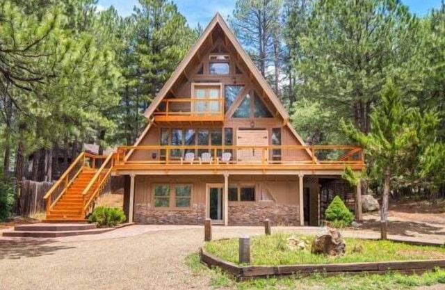 Woodland Chalet @ Kachina Village | Deck & Game Room w Ping Pong & Poker Table
