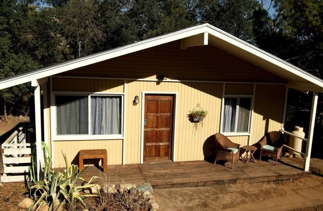Woodland Cottage near the lake and river