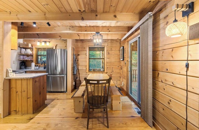 Woodland Dreams - Hot Tub, Game Room and Creek Access
