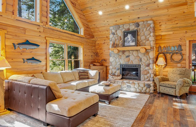 Woodland Home w/ Great Game Room, Deck, W/D & Forest View - Near Cle Elum Lake