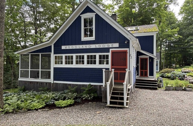 WOODLAND LODGE - Town of Northport - Bayside Village