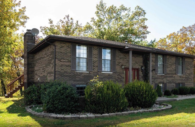 Spacious Family Cottage - Near the Ark!