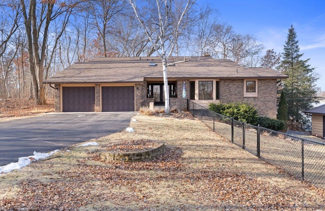 Woodland Retreat 5 minutes to Downtown Stillwater great amenities & pet friendly