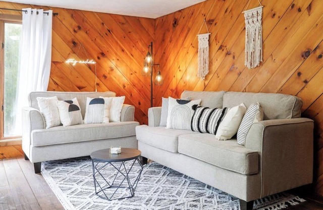 Woodland Whimsy private 1.4 acre