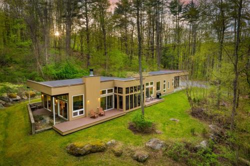 Woodland Zen by AvantStay Modern Design Patio