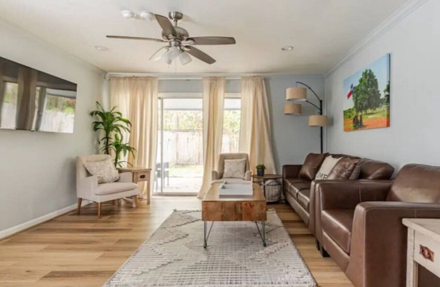 Woodlands Escape: Come to Relax.